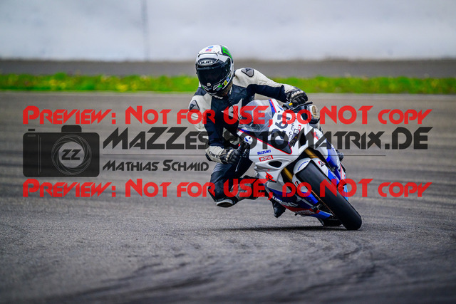 MaZZes_FotoMatrix_240717_6007705_1364 | WEISS