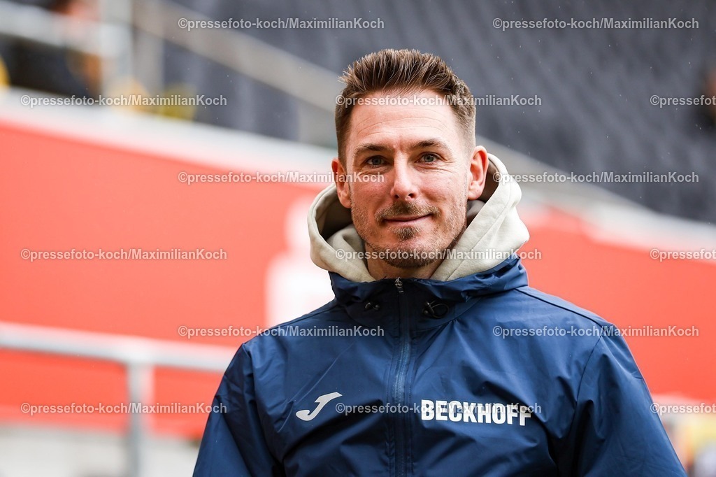 xKWIx21022601031 | 21.02.2026, xKWIx, Fußball, 3. Liga, Alemannia Aachen - SC Verl, Tivoli: Tobias Strobl (SC Verl Cheftrainer) Photo: xKamilxWilkowskixPressefotoKochx