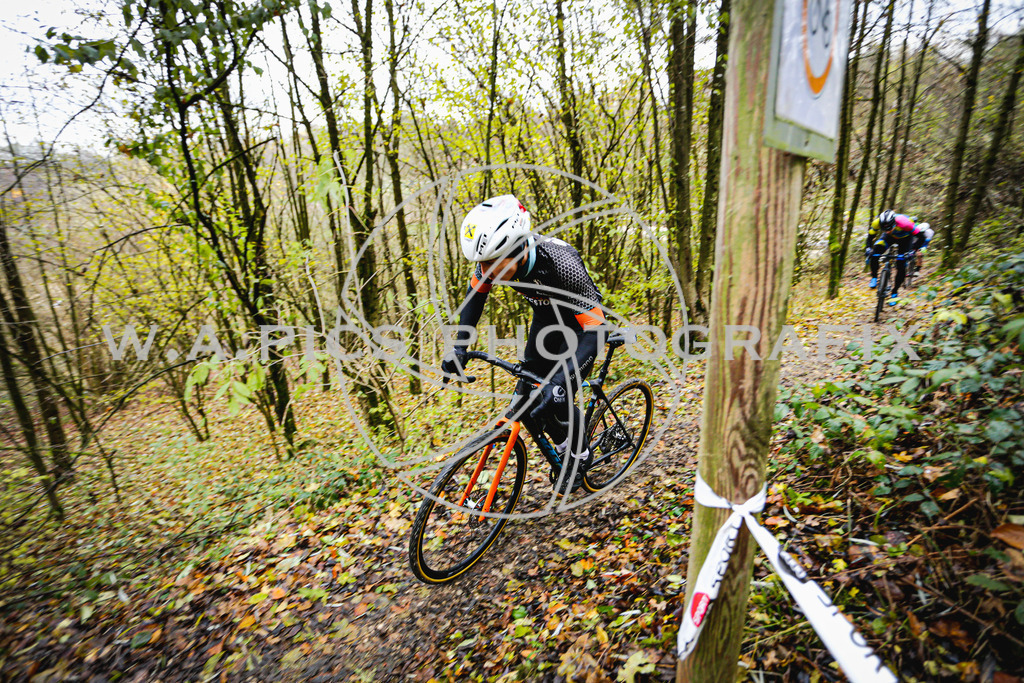 ..... | AUSTRIA, 24.11.24, 3.Radquerfeldein GP um das Sportzentrum Gunskirchen Image shows: Photo: Wapics / Andreas Willdoner