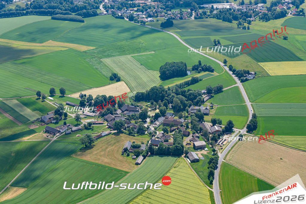 Die Luftbildaufnahme Wulmersreuth -  wurde 2019 mittels Flugzeug (keine Drohne) erstellt. Perfekte Schärfe und Druck- Ergebnisse- Garantiert!