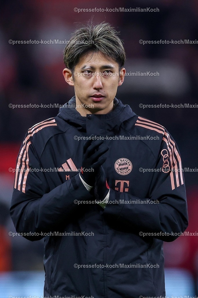 Lev15022501321 | 15.02.2025, Fußball, Bayer 04 Leverkusen - FC Bayern München, 1. Fußball Bundesliga, 22. Spieltag, BayArena, Saison 2024 2025: Hiroki Ito (FC Bayern #21)DFB regulations prohibit any use of photographs as image sequences and or quasi-video.