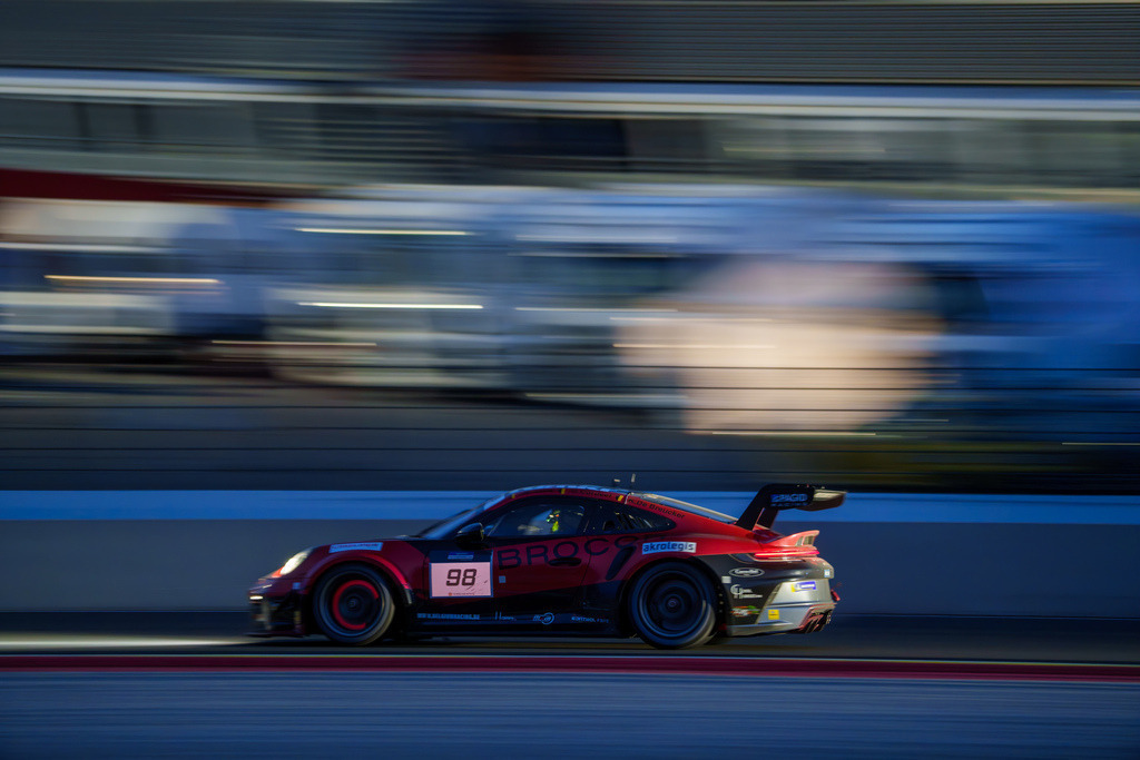 Michelin Porsche 992 Endurance Cup | 07.09.2024 Michelin Porsche 992 Endurance Cup, Circuit de Spa-Francochamps,Belgien, Bild: #98 Michael Cool, Ghislain Cordeel und Kobe de Breucker im Porsche 911 GT3 Cup 992 von Belgium Racing - Realisiert mit Pictrs.com
