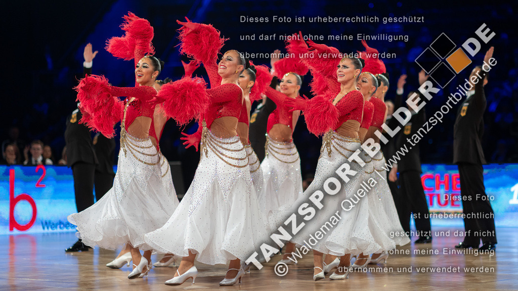 20251206-04581 | Hier finden Sie Tanz Bilder vom Latein und Standard Formationen tanzen. Sportbilder vom Tanzsport. Schöne Fotos und von Weltmeisterschaft, Europameisterschaft, Bundesliga, Regionalliga, Oberliga und Landesliga sowie von GOC Stuttgart, DanceComp, WM Bremen