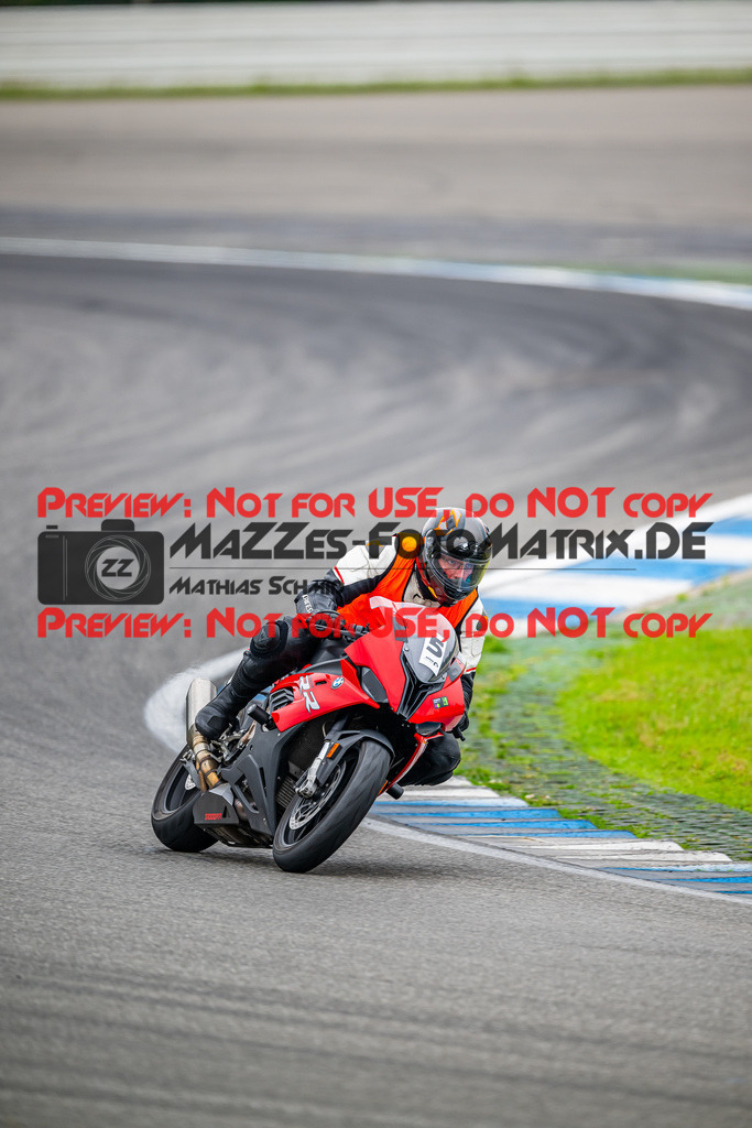 MaZZes_FotoMatrix_240702_6007705_2-54 | INST