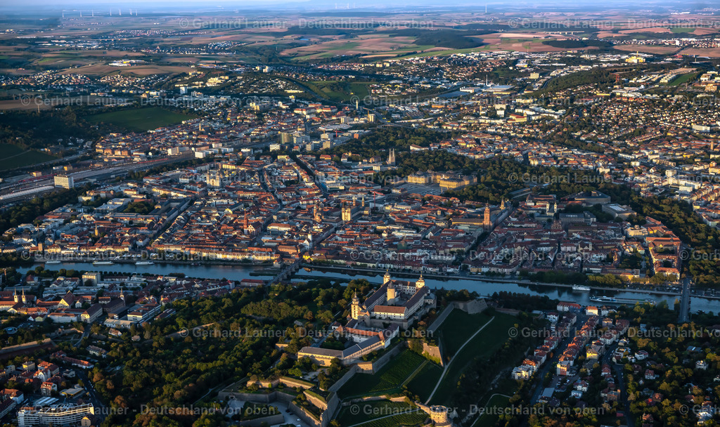 4051066 | Innenstadt mit Ringpark und Festung