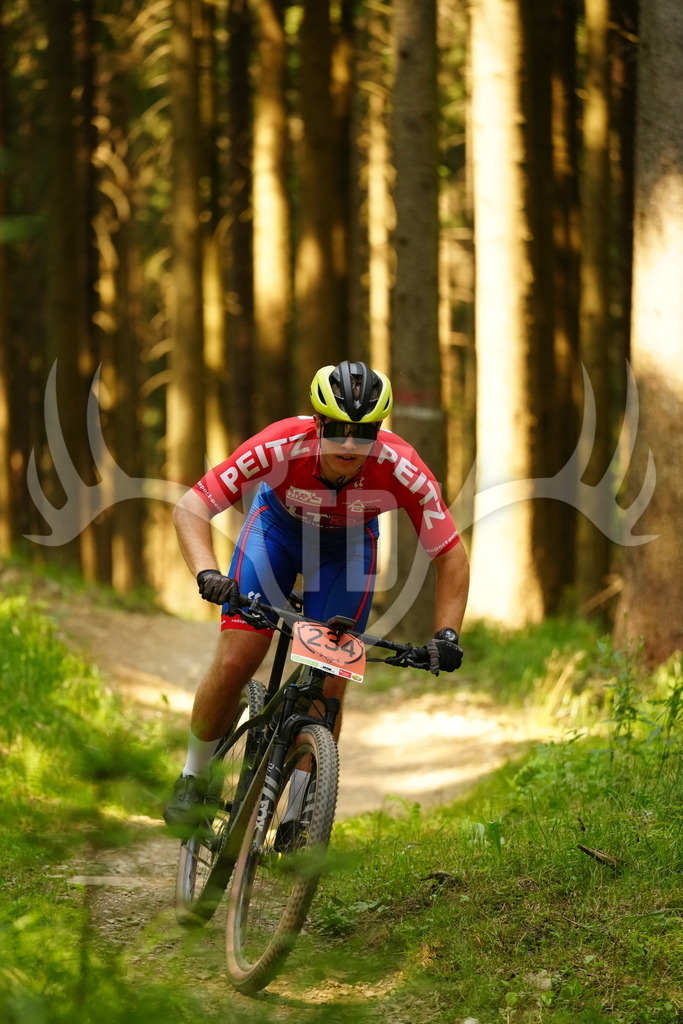 FC102843 | Fotogalerie der Treibjagd im Dunkelwald - Dein MTB Etappenrennen im Erzgebirge - Realisiert mit Pictrs.com