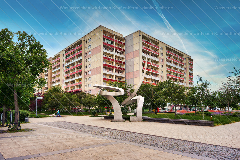 Leipzig Grünau Mitte Stuttgarter Allee (Sommer 2021) | Leipzig Grünau Mitte Stuttgarter Allee (Sommer 2021) - Realisiert mit Pictrs.com