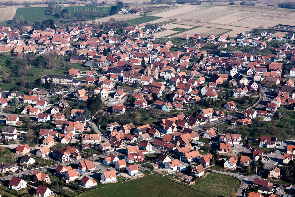 Luftbild: Dorfansicht in Surbourg im Bundesland Bas-Rhin in Frankreich. Foto: IMG_62759.jpg vom 09.03.2014 durch Werner Riehm/FLY-FOTO.de
