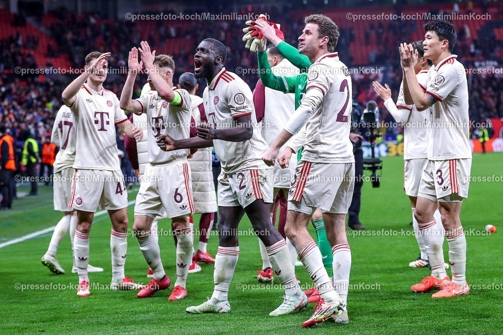 UCL11032502278 | 11.03.2025, Fußball, UEFA Champions League, Bayer 04 Leverkusen - FC Bayern München, Achtelfinale Rückspiel, BayArena, Saison 2024 2025: Abschlussjubel nach dem 2:0 Sieg für Bayern München - Josip Stanisic (FC Bayern #44) Joshua Kimmich (FC Bayern #6) Dayot Upamecano (FC Bayern #2) Thomas Müller (FC Bayern #25) Min-jae Kim (FC Bayern #3)DFB regulations prohibit any use of photographs as image sequences and or quasi-video.