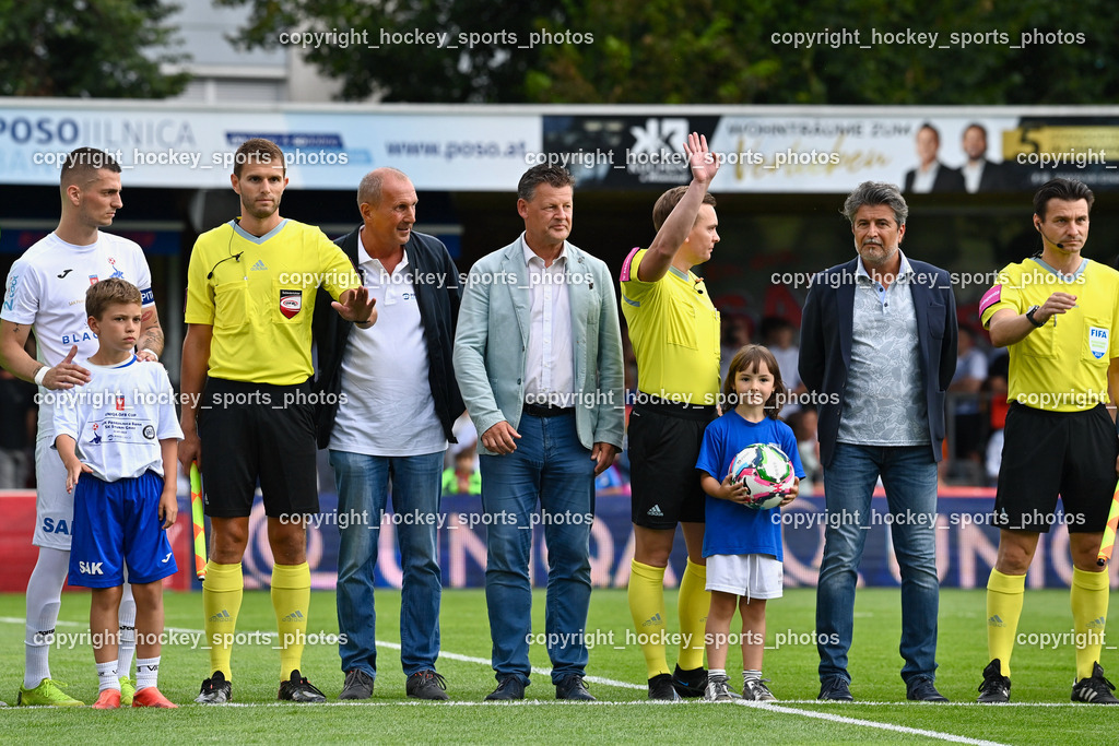SAK vs. SK Sturm 22.7.2023 | Einlauf SAK gegen Sturm Graz, #24 Zoran Vukovic, Diesenberger Mario, Klagenfurter Bürgermeister Christian Scheider, Untergasser Achim, Brandner Roland, Referees