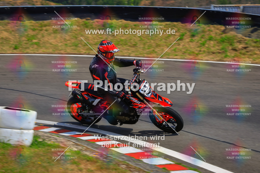 _DSK2449 | Hier findet Ihr Bilder von Touristenfahrten auf der Nürburgring Nordschleife oder von anderen Veranstaltungen die ich besucht habe. Viel Spass beim Durch Schauen 