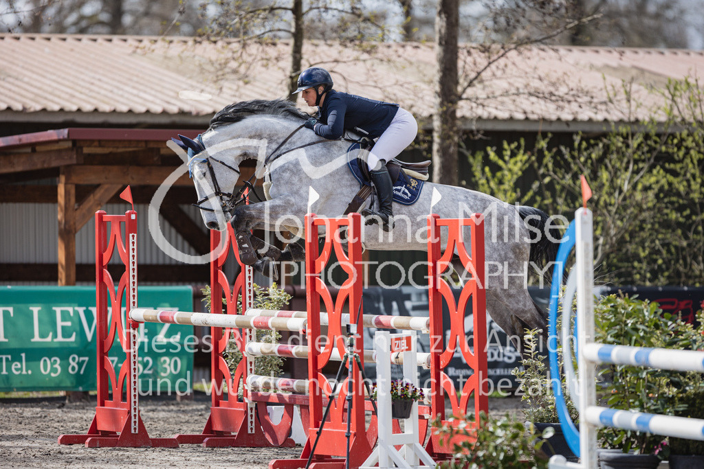 230411_Mühlen_03SprPf-L-450 | Deine schönsten Turniermomente als professionelle Fotos! Entdecke hochwertige Pferdesport-Fotografie im Online-Shop. Jetzt Fotos finden & bestellen!
