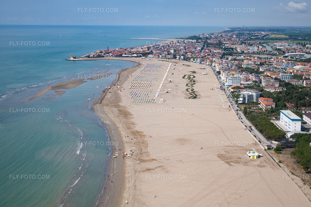 Aerial view: View of the town in Porto Falconera in the state Veneto, Italy. – Photo: IMG_50268.jpg taken on 06/07/2012 by Werner Riehm/FLY-FOTO.com – Resolution of the original: 4575 x 3050 px