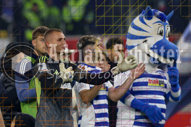 MSV Duisburg vs Rot-Weiss Essen - 3. Liga | Duisburg, Deutschland, 26.10.25:   Maximilian Braune (MSV Duisburg) gestikuliert, Gestik waehrend des Spiels der 3. Liga MSV Duisburg vs Rot-Weiss Essen in der schauinsland-reisen-arena(Foto von Brauer-Fotoagentur / Adrian Schlueter)