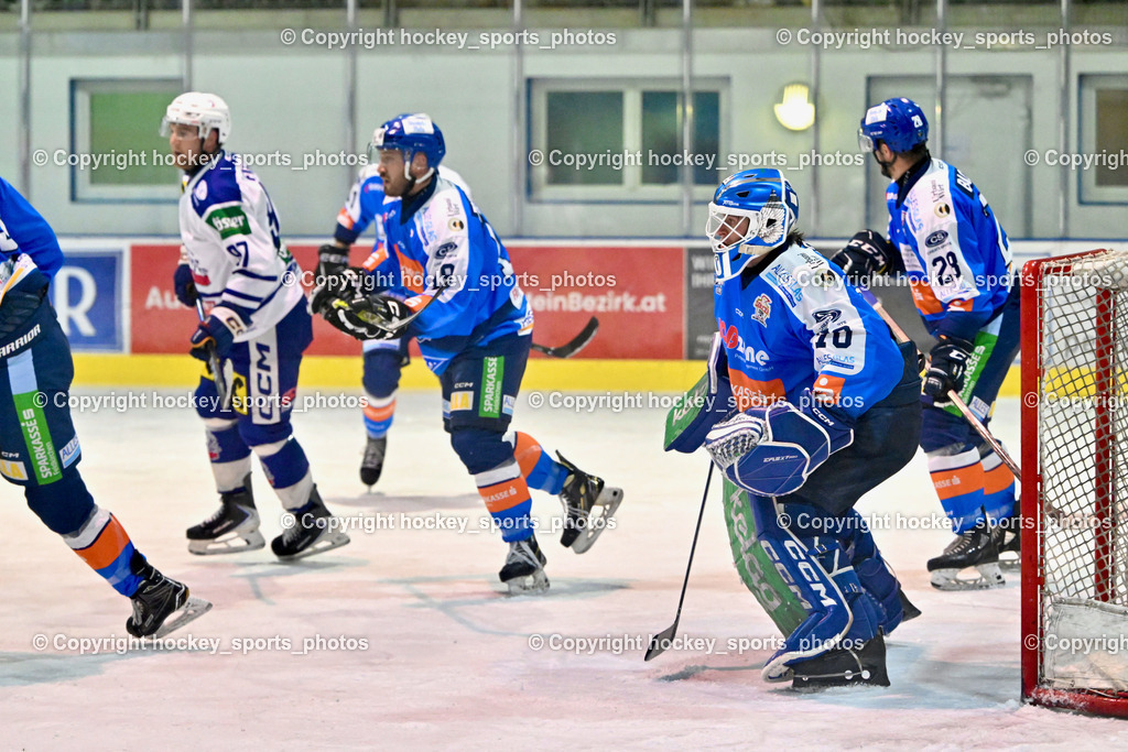 ESC SPARKASSE STEINDORF vs. UECR Huben  | #70 Moser Lukas ESC Steindorf, #28 Bacher Stefan ESC Steindorf, #19 Friedrich Lukas ESC Steindorf, ESC SPARKASSE STEINDORF vs. UECR Huben , ESC SPARKASSE STEINDORF vs. UECR Huben  am 06.02.2026 in Steindorf (Ossiachersee Halle), Austria, (Photo by Bernd Stefan)