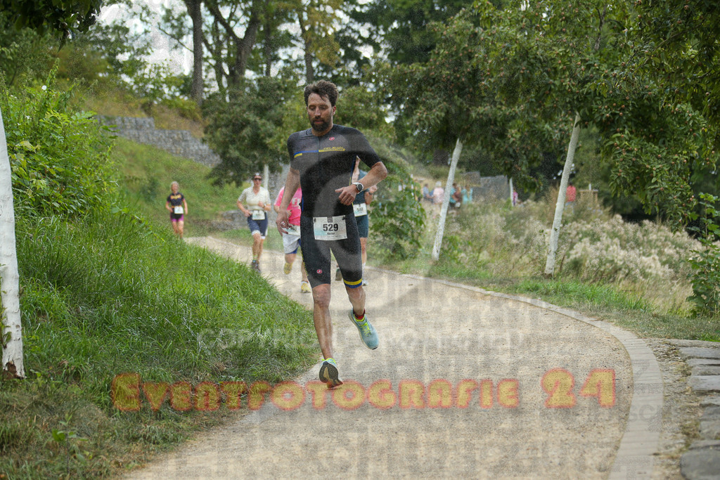 250824_1401_EX1_4659 | Sportfotografie im Rhein-Sieg Kreis, Köln, Bonn, NRW, Rheinland Pfalz, Hessen, etc. Unser Tätigkeitsfeld umfasst den Laufsport vom Volkslauf über den Marathon, Duathlon, Triathon bis zum Ultralauf wie Kölnpfad Ultra oder Schindertrail.