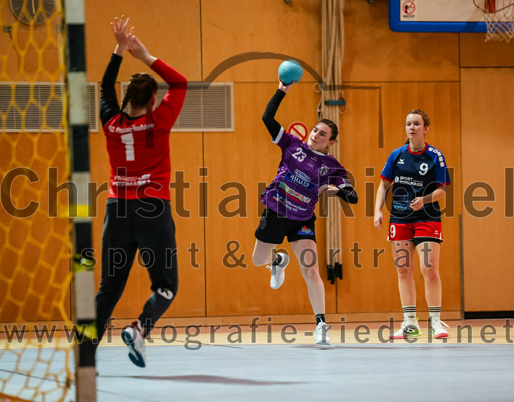 2023-12-09_046_SpVgg_Altenerding_gegen_HSG_Freising-Neufahrn | Erding, Deutschland, 09.12.2023:
Handball, Bezirksoberliga Frauen Altbayern 2023 / 2024, 9. Spieltag, SpVgg Altenerding gegen HSG Freising-Neufahrn, Endergebnis: 29:28

Nadine Krings (HSG Freising-Neufahrn, #1), Katharina Künstner (SpVgg Altenerding, #23), Franziska Edler (HSG Freising-Neufahrn, #9)

Foto: Christian Riedel / fotografie-riedel.net