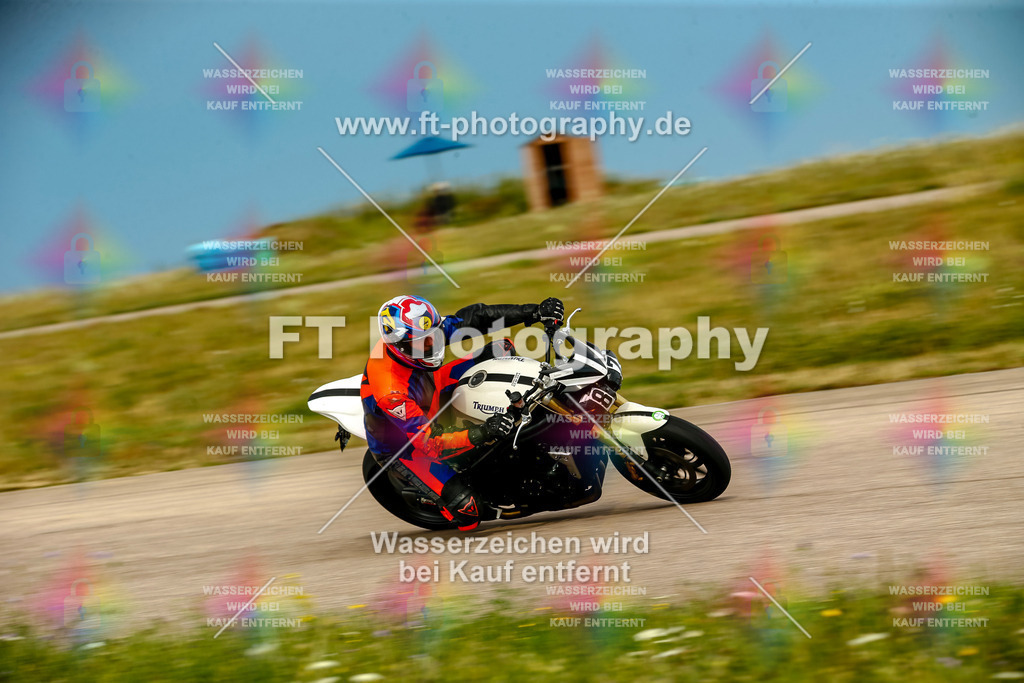 Chambley Juli-0798 | Hier findet Ihr Bilder von Touristenfahrten auf der Nürburgring Nordschleife oder von anderen Veranstaltungen die ich besucht habe. Viel Spass beim Durch Schauen 