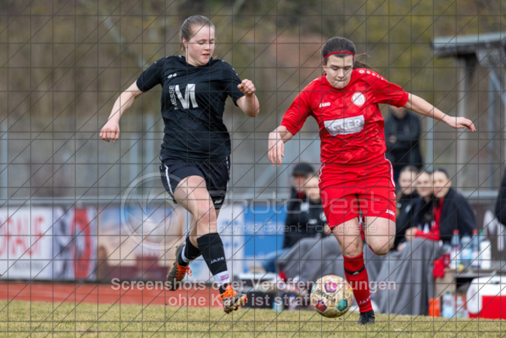 20250223_133809_0287 | #,1.FC Donzdorf (rot) vs. TSV Tettnang (schwarz), Fussball, Frauen-WFV-Pokal Achtelfinale, Saison 2024/2025, Rasenplatz Lautertal Stadion, Süßener Straße 16, 73072 Donzdorf, 23.02.2025 - 13:00 Uhr,Foto: PhotoPeet-Sportfotografie/Peter Harich