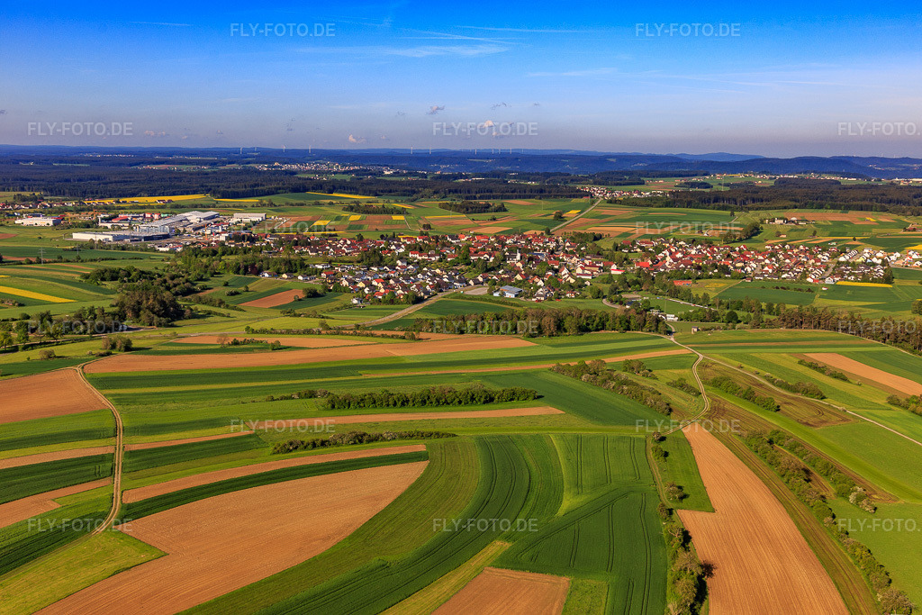 Luftbild: Ortsansicht von Osten im Ortsteil Waldmössingen in Schramberg im Bundesland Baden-Württemberg in Deutschland. Foto: IMG_114410.jpg vom 30.05.2019 durch Werner Riehm/FLY-FOTO.de