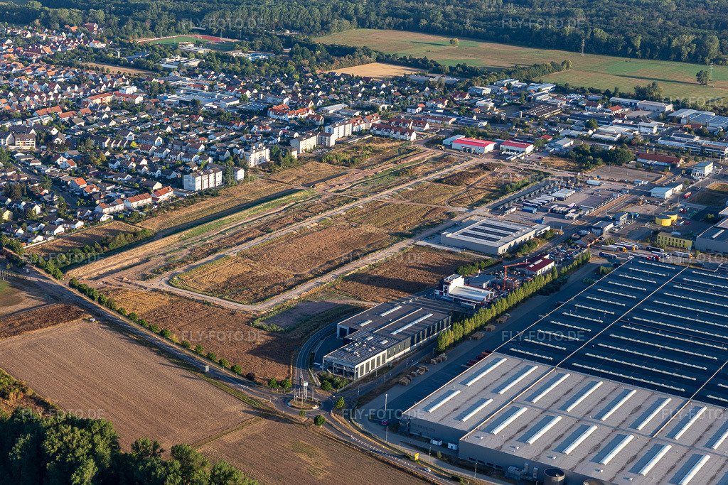 Luftbild: Erweiterungsfläche des Interpark in Offenbach an der Queich im Bundesland Rheinland-Pfalz in Deutschland. Foto: IMG_133886.jpg vom 21.08.2022 durch Werner Riehm/FLY-FOTO.de