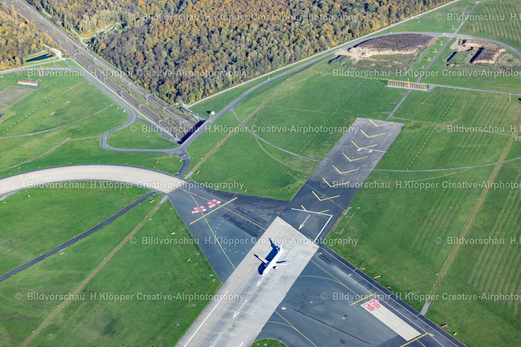 luftbild-duesseldorf-airport-23l-8724 | Luftbildfotografie Hermann Klöpper - Realisiert mit Pictrs.com
