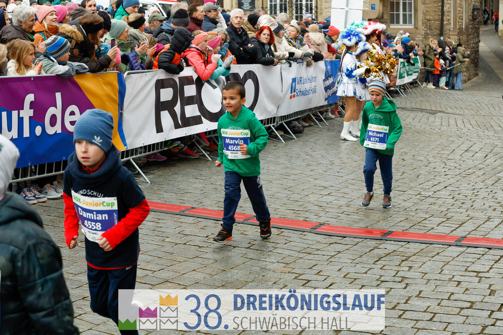 400m AOK Junior Cup | 3 Koenigslauf 2024 400m AOK Junior Cup - Realisiert mit Pictrs.com
