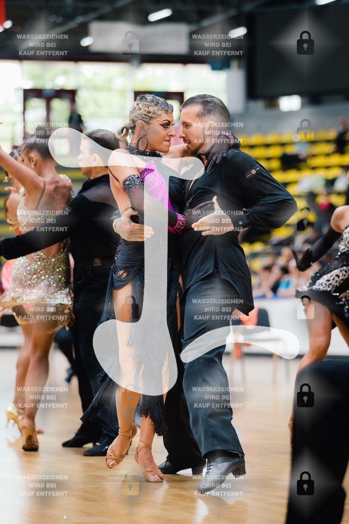 Hessen Tanzt WDSF International Open Latin 5th (29) Vinzenz Dörlitz _ Albena Daskalova (TD TSC Düsseldorf Rot-Weiß)-2025-05-18-3792 | Webshop for digital downloads and prints of dance sport, event & show photographer Julian Link - Realisiert mit Pictrs.com