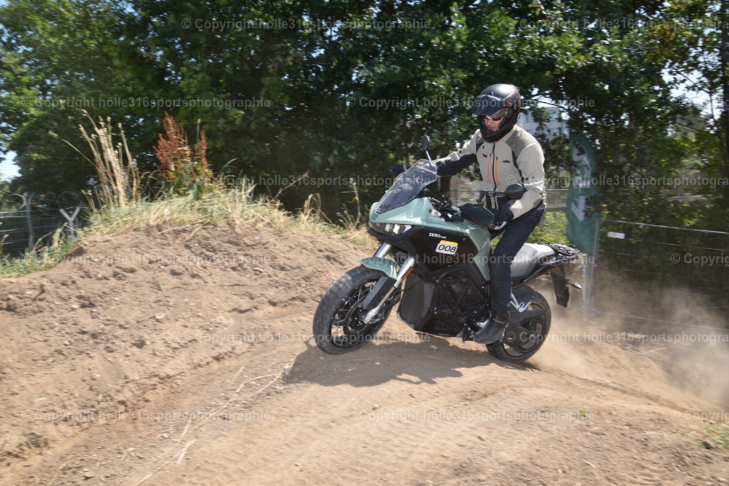 DSC_0231 | Sportfotografie , Motorsport, Motoross, Reitsport, Mointainbike, Enduro,
Landschaft , Outdoor, Eventfotografie, Landschaft, Bilder online bestellen - Realisiert mit Pictrs.com