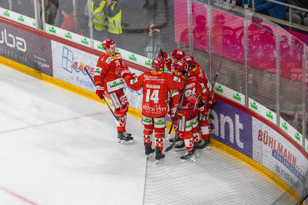 EHCB vs SCB 20260312_wb-4099 | Sportbilder, Sportfotograf, Hochzeits- und Eventfotografin, Flugshows, Portraits und Tiershooting, Aviation, Downhill, Nationalleague, Swissleague, International