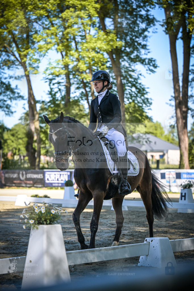 DOS_4899 | Entdecke hochwertige Reitturnierfotos von Foto Oger. Professionell, emotional und authentisch – jetzt Lieblingsmomente im Shop bestellen. - Realisiert mit Pictrs.com