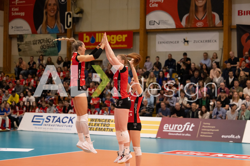 Volleyball I Frauen I Saison 2025-2026 I Volleyball NLA | Women I  Playoffs Finals 2/5 I  VC Kanti Schaffhausen - viteos NUC I  10.04.2026 | 3 Sydney Cole (USA) (VC Kanti Schaffhausen) – Pass / Zuspiel und 8 Lina-Marie Lieb (DE) (VC Kanti Schaffhausen) – Aussen - Realisiert mit Pictrs.com