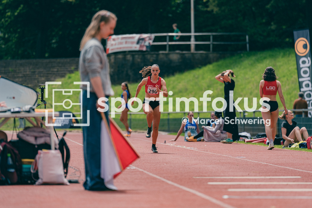 FLVW-Meisterschaften 2026 | Impressionen und Wettkampfszenen der FLVW-Meisterschaften 2026 mit Athletinnen und Athleten verschiedener Vereine und Altersklassen in unterschiedlichen Disziplinen der Leichtathletik. - Realisiert mit Pictrs.com