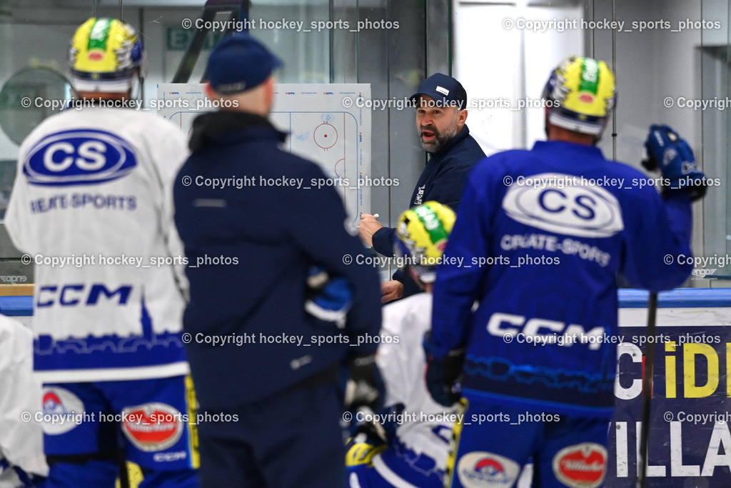 Eistrainig EC VSV mit Headcoach Pierre Allard | Eistrainig EC VSV mit Headcoach Pierre Allard, 1. Eistrainig EC VSV mit Headcoach Pierre Allard am 02.12.2025 in Villach (Stadthalle Villach), Austria, (Photo by Bernd Stefan)