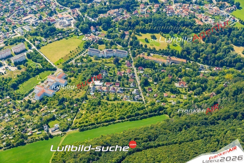 Neue Luftbildaufnahme der Stadt Bad Berka - Das Luftbild wurde 2025 vom UL-Flugzeug heraus erstellt ( keine Drohnenaufnahme ) - Hochauflösende Luftaufnahme - für Wandbilder und großformatige Ausdrucke geeignet. Das besondere Geschenk!Hier alle&nbsp;Infos zur Lizenzierung der LuftaufnahmeWir fliegen auch dieses Jahr wieder in Ihre Region um Luftbilder zu erstellen.- Luftbild anfragen