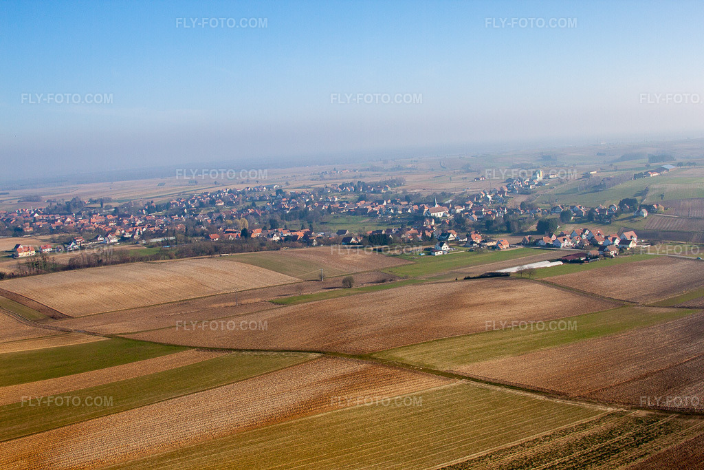 Aerial view: View of the town in Seebach in the state Bas-Rhin, France.Photo: IMG_62698.jpg taken on 03/09/2014 by Werner Riehm/FLY-FOTO.comResolution of the original: 4752 x 3168 px
