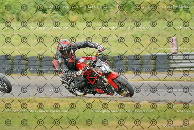 25bt05-0468 | markuskiefer.com - Realisiert mit Pictrs.com