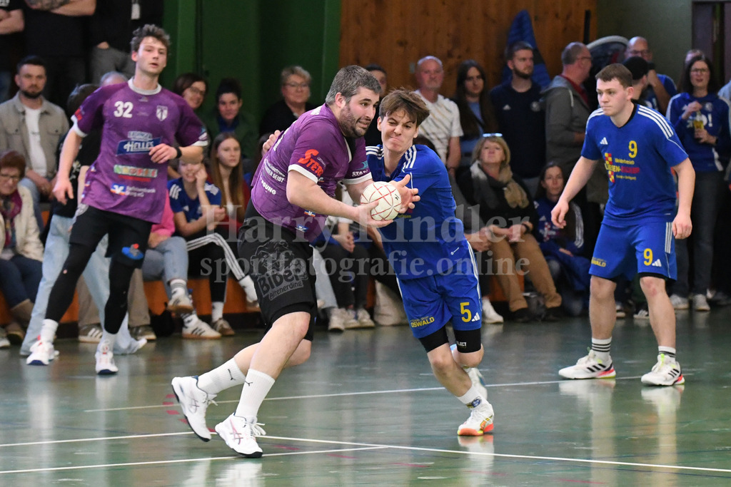 SSG Metten : SpVgg Altenerding | Philipp Gäck (SSG Metten #5) machte wieder ein tolles Spiel und half seinem Team bei der Abwehrarbeit - Realisiert mit Pictrs.com