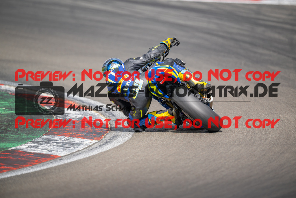 MaZZes-Fotomatrix-20260904-634585 | TWIN