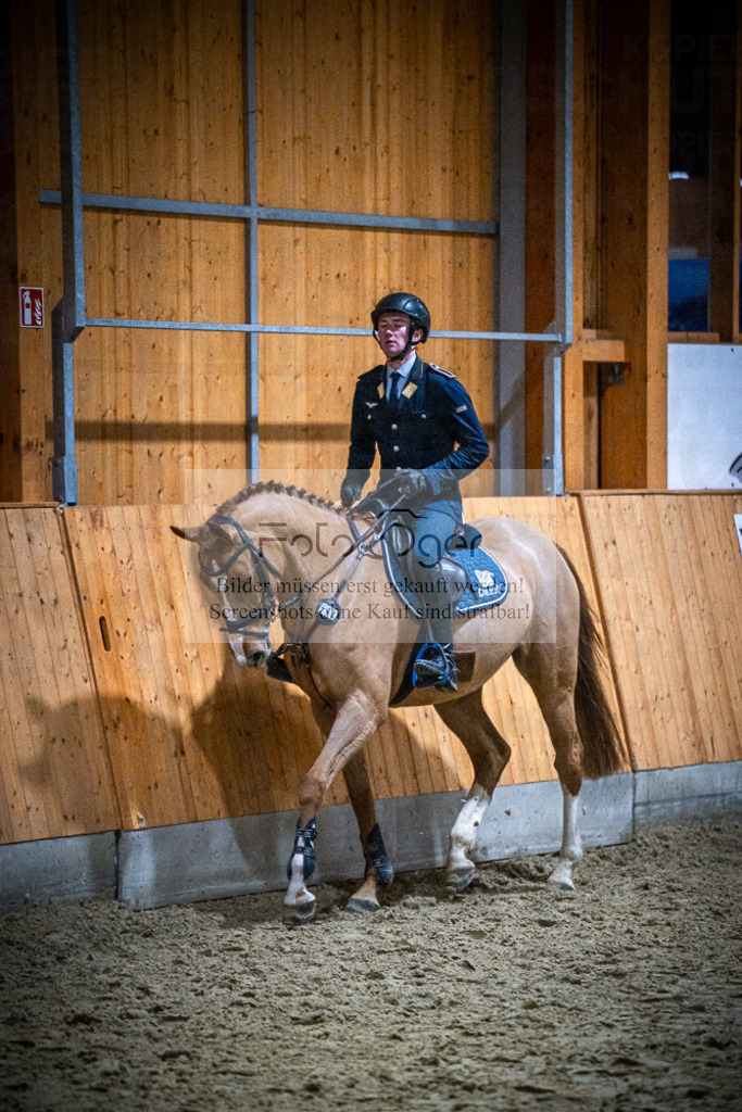DOS_1034 | Entdecke hochwertige Reitturnierfotos von Foto Oger. Professionell, emotional und authentisch – jetzt Lieblingsmomente im Shop bestellen.Deutschlandweite Turnierfotografie. - Realisiert mit Pictrs.com