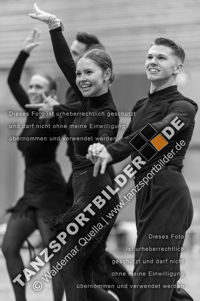 20231020-01299 | Hier finden Sie Tanz Bilder vom Latein und Standard Formationen tanzen. Sportbilder vom Tanzsport. Schöne Fotos und von Weltmeisterschaft, Europameisterschaft, Bundesliga, Regionalliga, Oberliga und Landesliga sowie von GOC Stuttgart, DanceComp, WM Bremen
