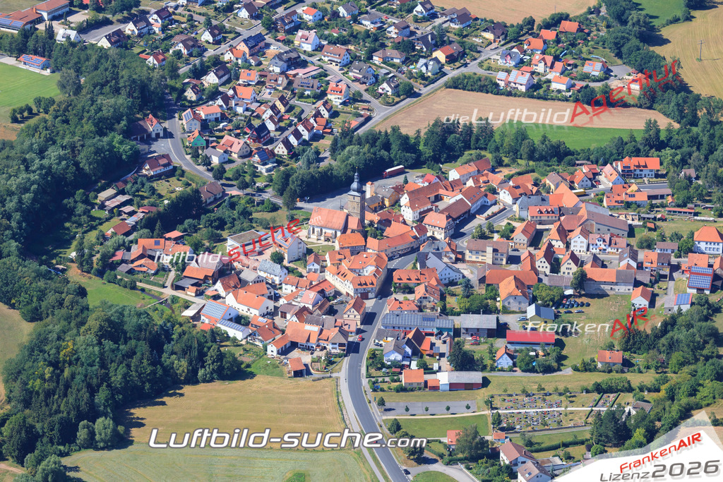 Luftbild von  Pfarrweisach - Luftaufnahme wurde 2015 von https://frankenair.de mittels Flugzeug (keine Drohne) erstellt - die Geschenkidee