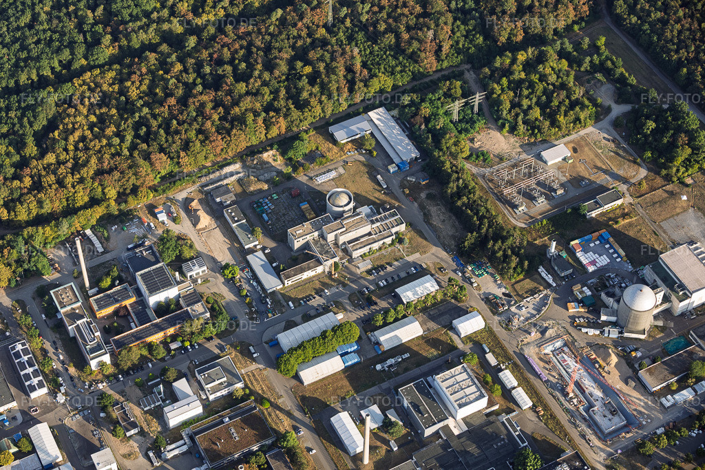 Luftbild: Karlsruhe Institut für Technologie - Campus Nord mit Institute of Catalysis Research & Technology (IKFT) und KNK Personendosimetrie und Ausbildung im Ortsteil Leopoldshafen in Eggenstein-Leopoldshafen im Bundesland Baden-Württemberg in Deutschland. – Foto: IMG_158405.jpg vom 06.08.2026 durch Werner Riehm/FLY-FOTO.de – Auflösung des Originals: 6000 x 4000 px – KIT - Karlsruher Institut für Technologie KIT – KIT - IKFT -