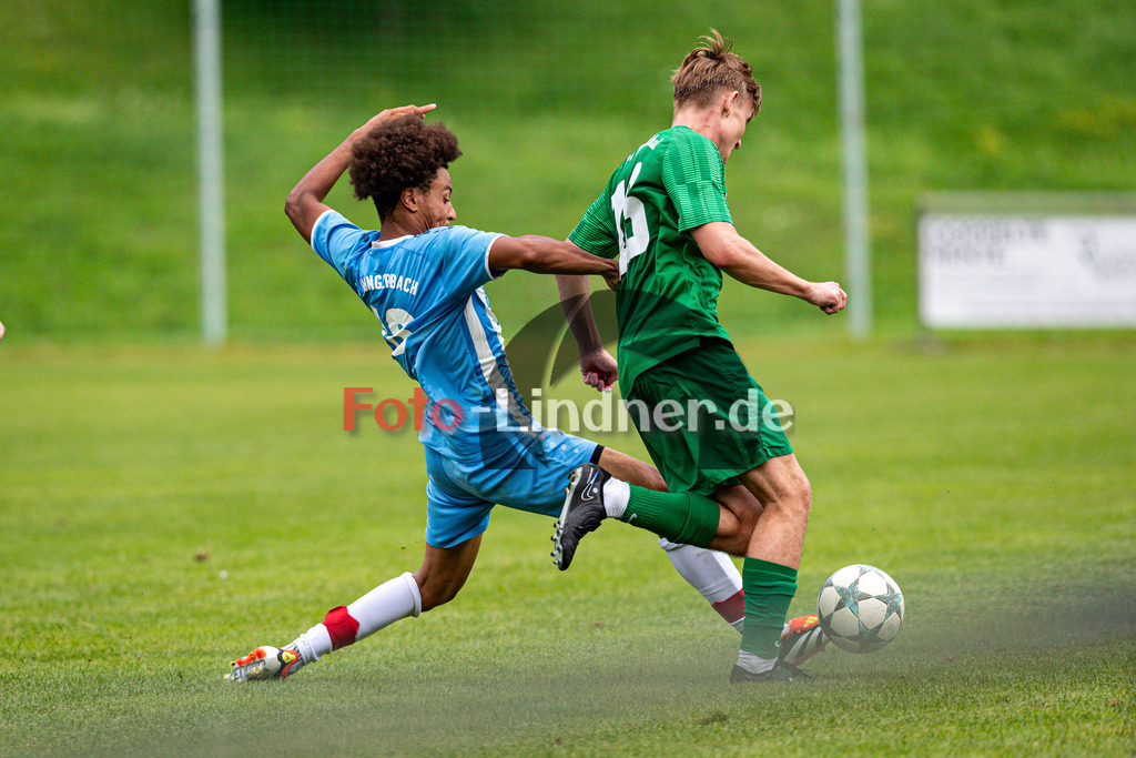 SG Hungerbach gegen TSV Brunnthal | Fußball Kreisliga Herren Oberbayern Zugspitze Gruppe 1, SG Hungerbach gegen TSV Brunnthal, 20240803,Duell zwischen Lenny PETRISIC (SG Hungerbach 18) und Quirin WULLRICH (TSV Brunnthal 16),2024-08-03 in Huglfing (Sportpark Huglfing), Lenny PETRISIC (SG Hungerbach 18), Quirin WULLRICH (TSV Brunnthal 16)Copyright: WolfgangxLindner www.foto-lindner.de