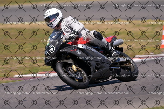 26bt04-1497 | markuskiefer.com - Realisiert mit Pictrs.com