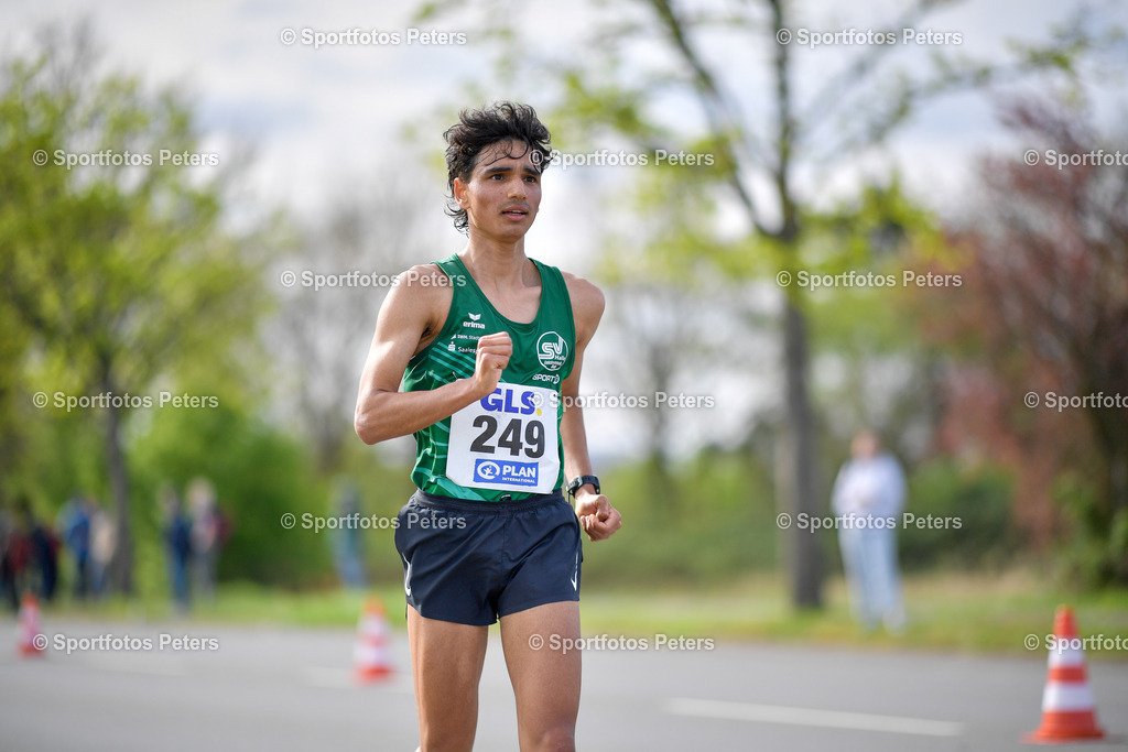 _KP18628_1 | 13.04.2025, xkaix, Leichtathletik Deutsche Meisterschaft 2025, Straßengehen v.l. Jassam Abu EL Wafa (SV Halle) - Realisiert mit Pictrs.com