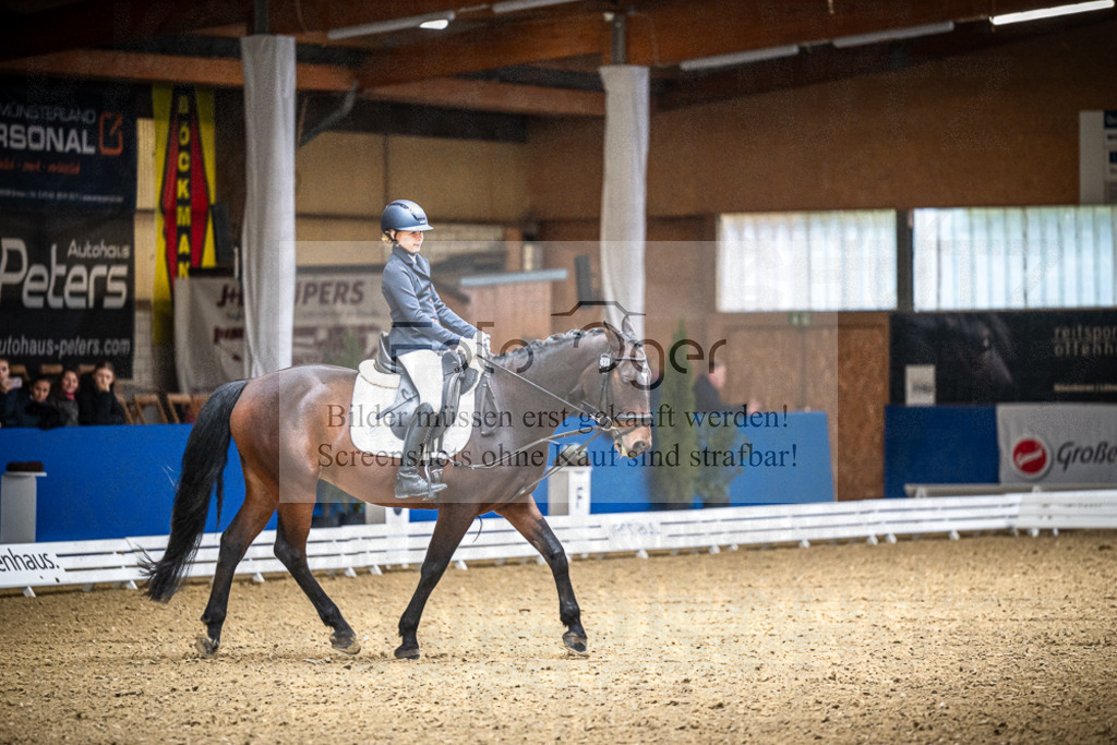 DOS_0132 | Entdecke hochwertige Reitturnierfotos von Foto Oger. Professionell, emotional und authentisch – jetzt Lieblingsmomente im Shop bestellen.Deutschlandweite Turnierfotografie. - Realisiert mit Pictrs.com