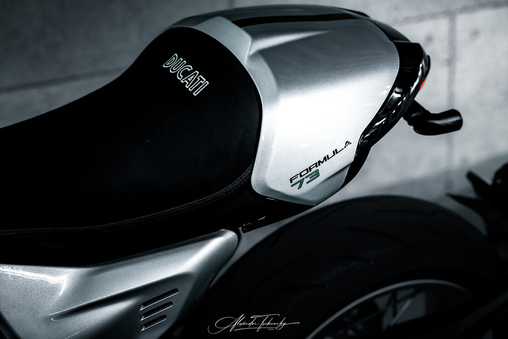 Ducati Scramber Formula 73 | Entdecken Sie die faszinierende Welt von Alexander Tschuncky Arts: Kreative Fotografie, atemberaubende Automobilkunst und hochwertiger Bilderdruck. Lassen Sie sich inspirieren! - Realisiert mit Pictrs.com