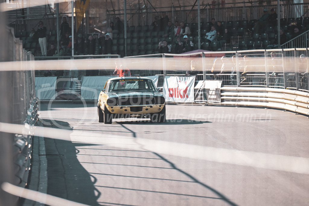 21. Arosa ClassicCar 2025 - 6. =September= 2025 | Peter Margelisch aus Schönenberg (SUI) in einem Ford Mustang Terlingua aus dem Jahre 1967 mit Startnummer 213 am Arosa ClassicCar 2025 in der Kategorie Classic Trophy..@arosaclassiccar, @arosa.official, #arosaclassiccar, #arosa, #76curves, #classiccarBild: Sportfotografie Markus Aeschimann | www.markus-aeschimann.ch - Realisiert mit Pictrs.com