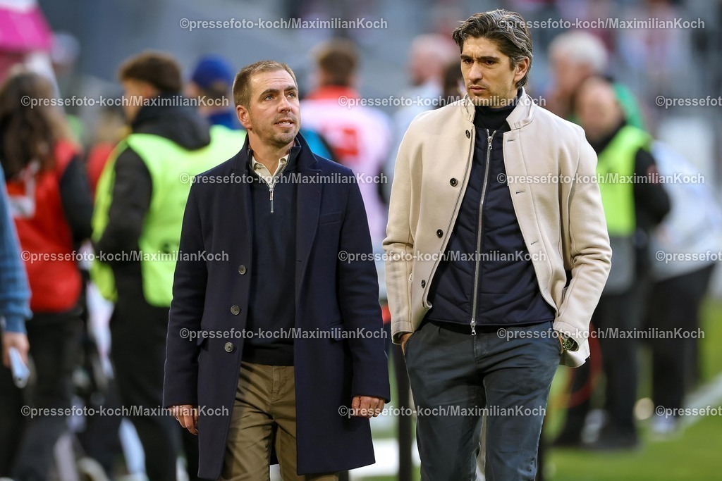 FCB18102501032 | 18.10.2025, Fußball, FC Bayern München - Borussia Dortmund, 1. Fußball Bundesliga, 7. Spieltag, Allianz Arena, Saison 2025 2026: Philipp Lahm (L.) DFB regulations prohibit any use of photographs as image sequences and or quasi-video.